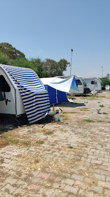 Karavan Kamp Alanı Yerel İşletme fotoğrafı 3